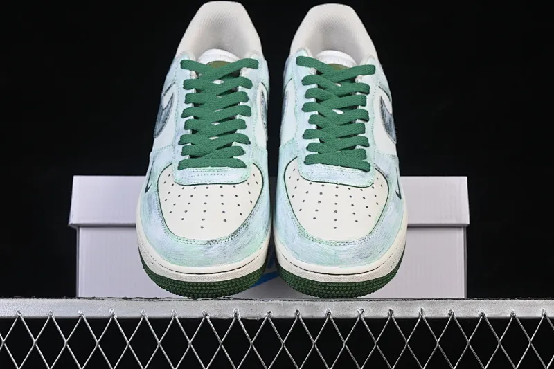 All categories Nk Air Force 1 Air Force series Nk Air Force 1 Low Air Force low-top Nike Air Force 1'07 Low "Bamboo In Ink Wash" Hand-painted graffiti Green bamboo ink rhyme Air Force 1 low-top casual sneakers FB1839-123
